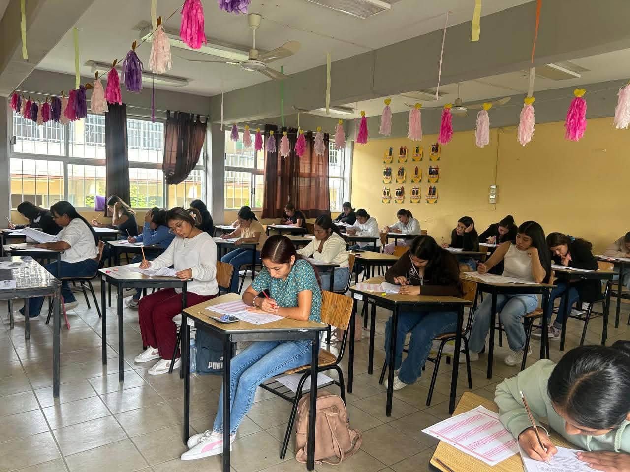 Aplicación del examen de admisión ENUFC 2026
