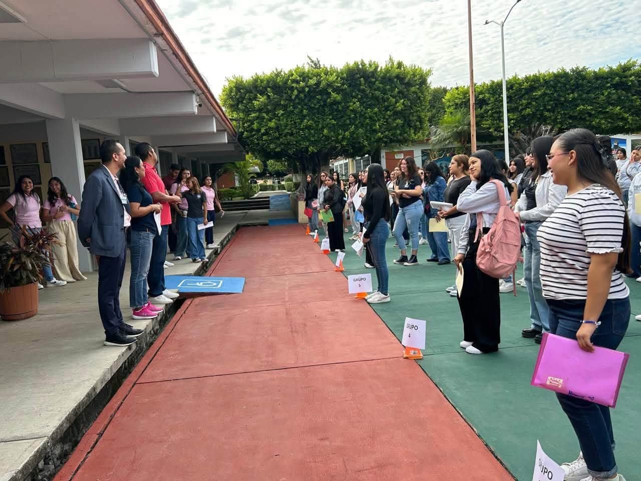 Recepción y organización de grupos de aspirantes en la ENUFC